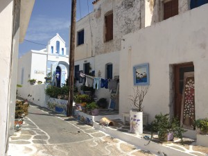 schöne farbige Häuser in Kithnos Chora