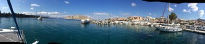 Perika auf Aigina - schäne Bucht mit vielen Fischern und auch vielen Yachten