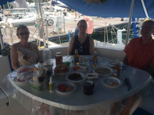 we enjoy the breakfast on board with the great french Baguette and the Piton beer from St. Lucia