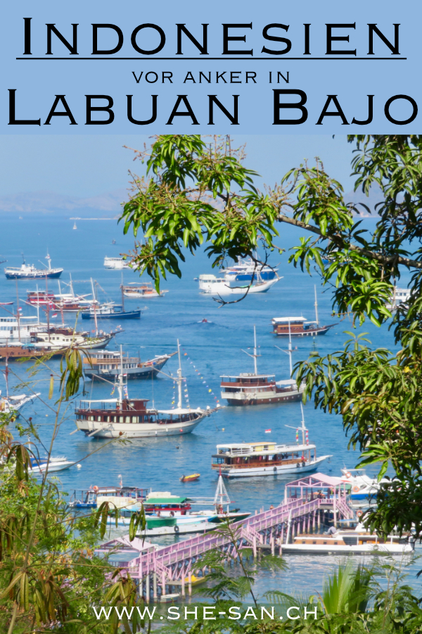 In Labuan Bajo Indonesien vor Anker